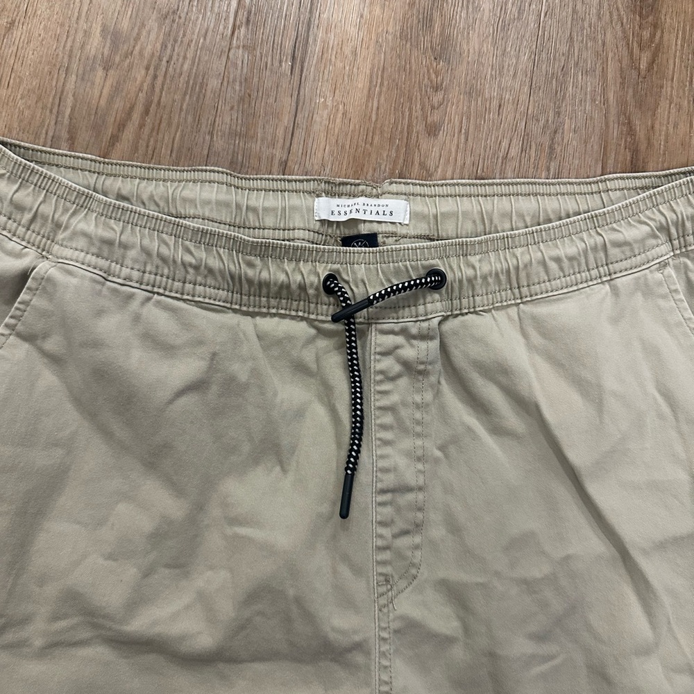 Michael Brandon Essentials Tan Men's Shorts - Picture 2 of 5